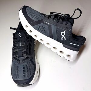 On Running Women’s Cloudrunner 2 Athletic Running Shoes Size- 7.5